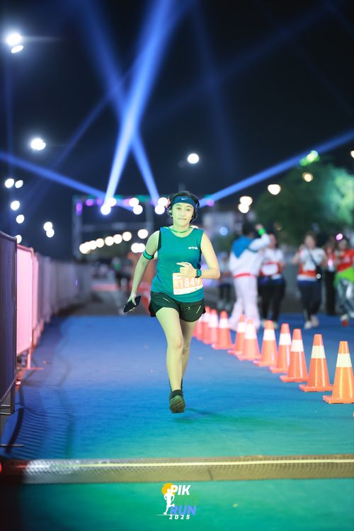 Race photo from PIK NITE RUN 2025