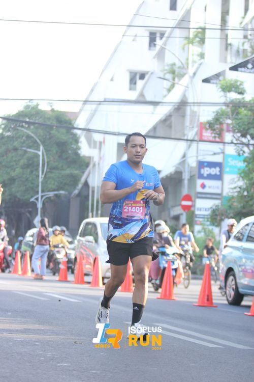 Race photo from Isoplus Run 2024 Surabaya