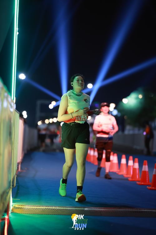 Race photo from PIK NITE RUN 2025