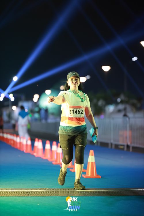 Race photo from PIK NITE RUN 2025