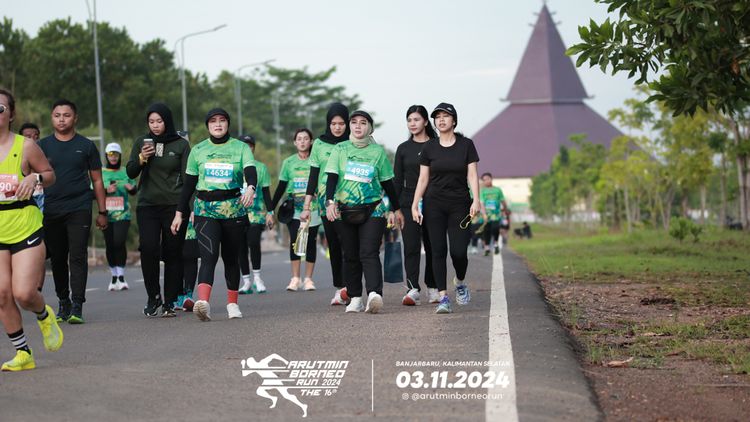 Race photo from Arutmin Borneo Run 2024