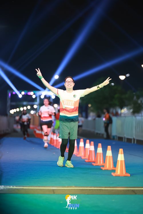Race photo from PIK NITE RUN 2025