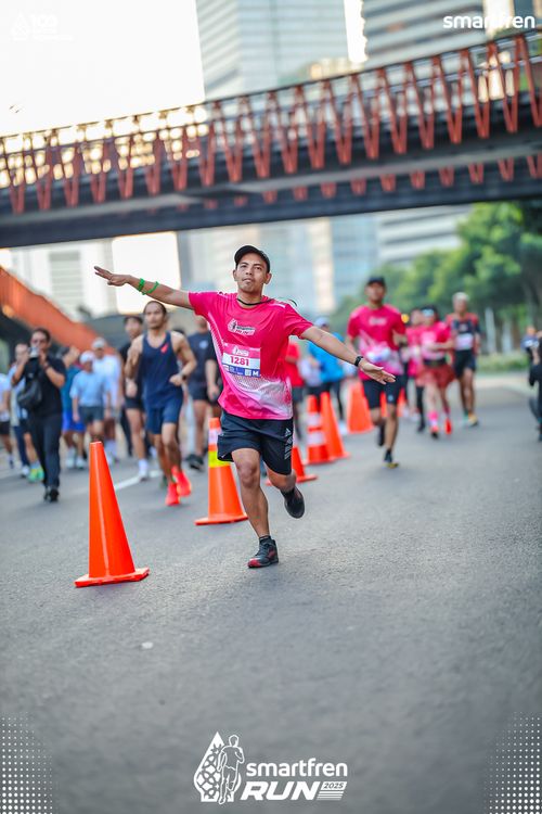 Race photo from Smartfren Run 2025 