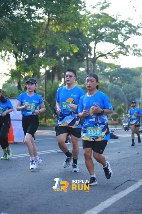 Race photo from Isoplus Run 2024 Surabaya