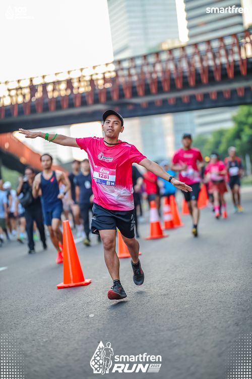 Race photo from Smartfren Run 2025 