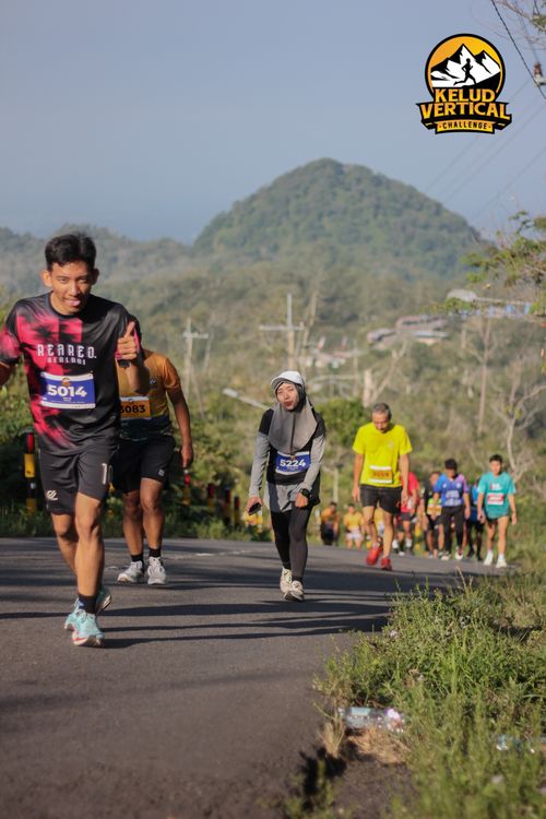 Race photo from Kelud Vertical Challenge 2024