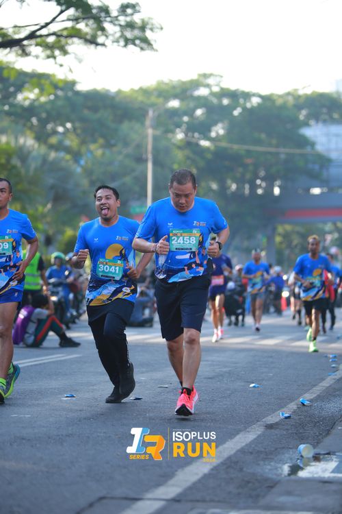 Race photo from Isoplus Run 2024 Surabaya