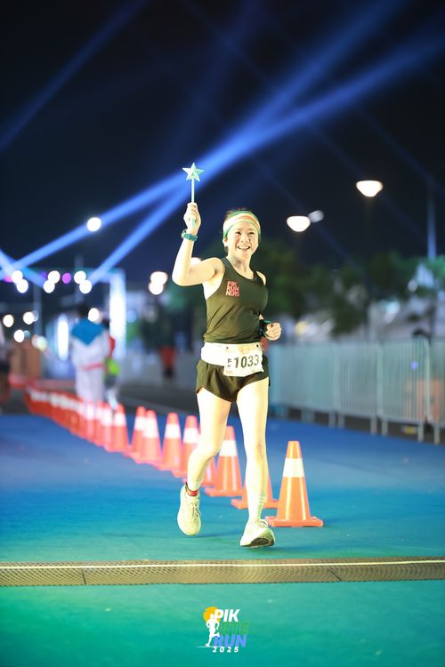 Race photo from PIK NITE RUN 2025