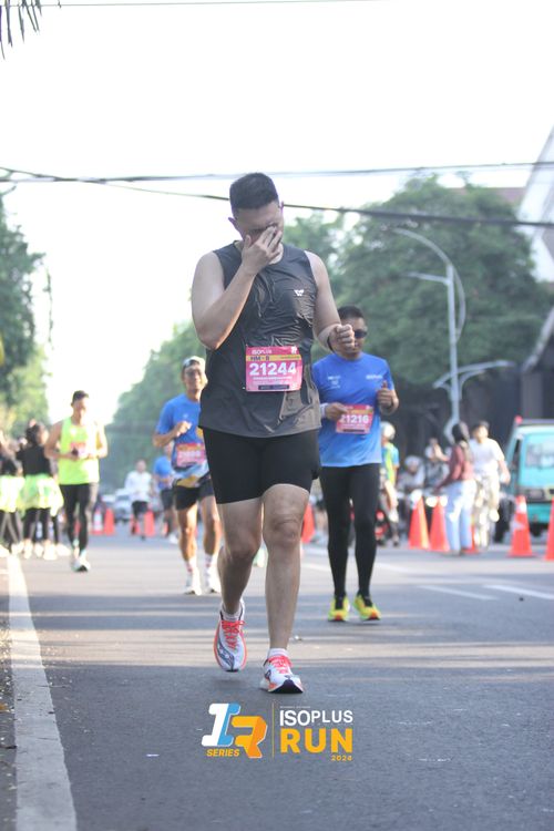 Race photo from Isoplus Run 2024 Surabaya