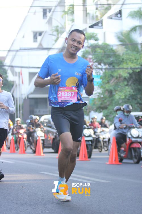 Race photo from Isoplus Run 2024 Surabaya