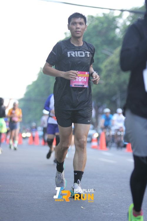 Race photo from Isoplus Run 2024 Surabaya