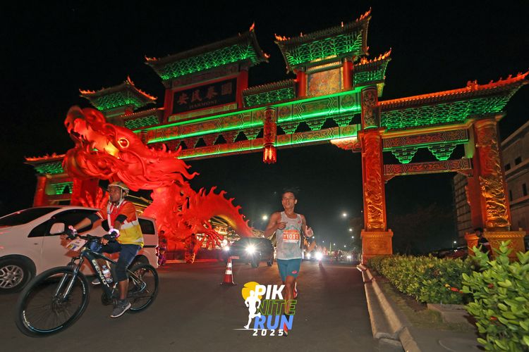 Race photo from PIK NITE RUN 2025