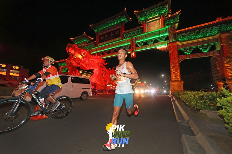 Race photo from PIK NITE RUN 2025
