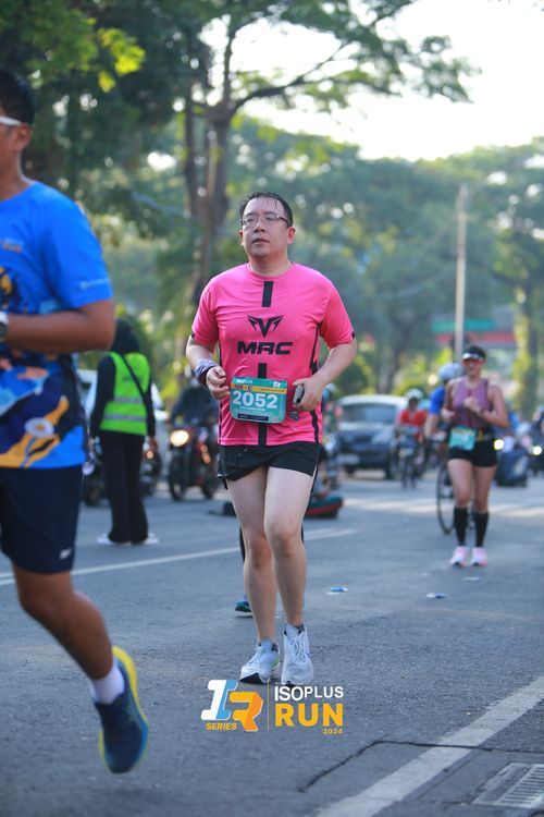 Race photo from Isoplus Run 2024 Surabaya