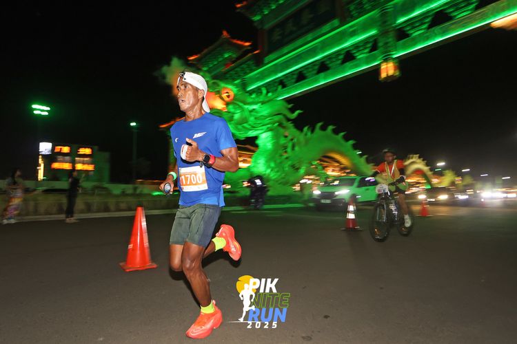 Race photo from PIK NITE RUN 2025