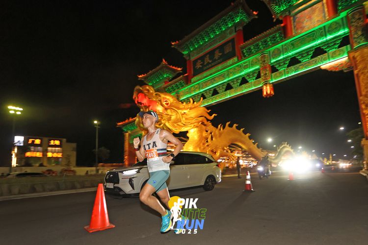 Race photo from PIK NITE RUN 2025