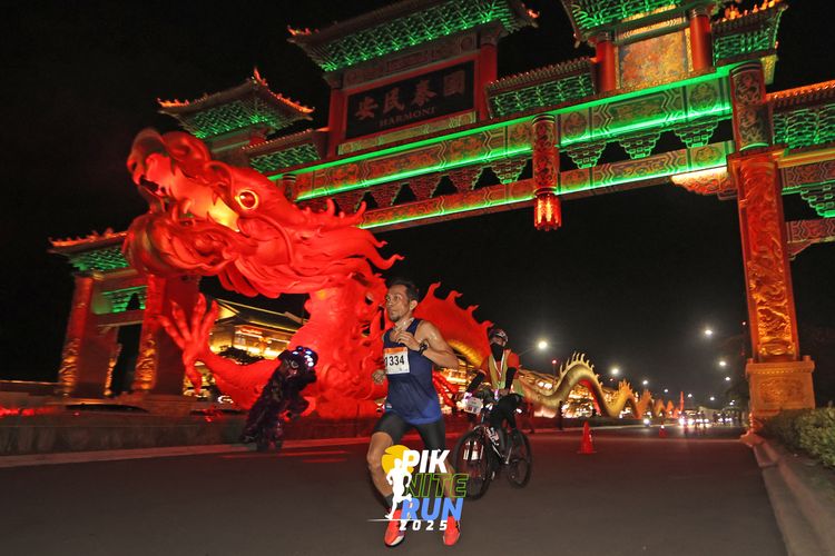 Race photo from PIK NITE RUN 2025