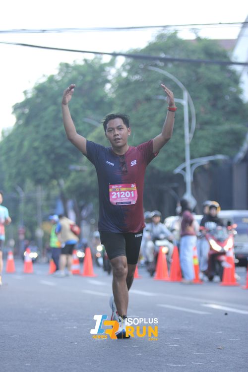 Race photo from Isoplus Run 2024 Surabaya