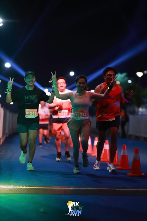 Race photo from PIK NITE RUN 2025