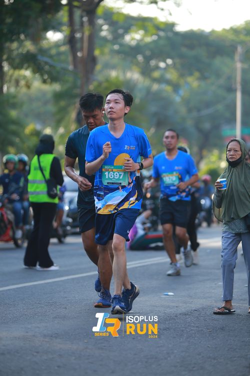 Race photo from Isoplus Run 2024 Surabaya