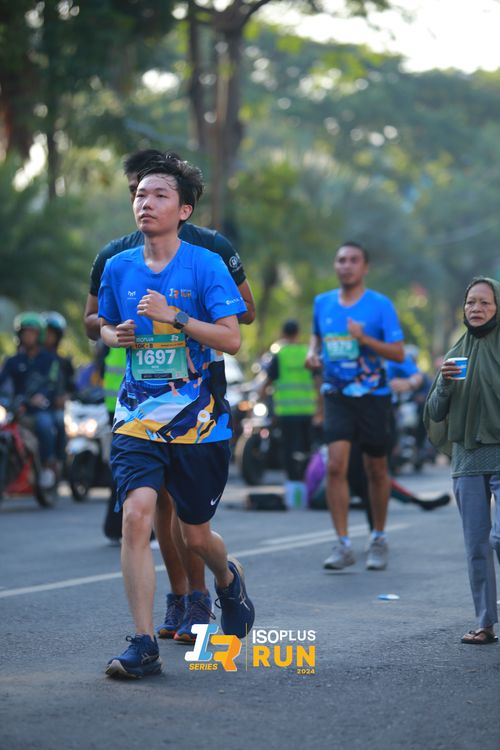 Race photo from Isoplus Run 2024 Surabaya