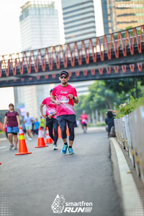 Race photo from Smartfren Run 2025 