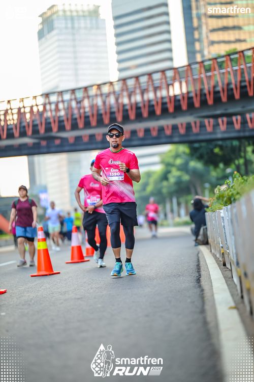 Race photo from Smartfren Run 2025 
