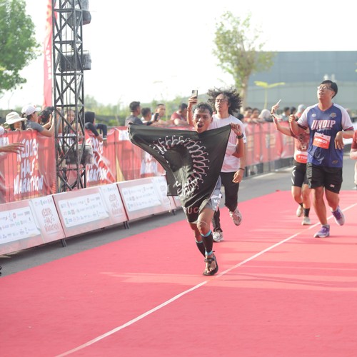 Race photo from KEDIRI HALF MARATHON 2026