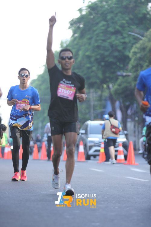 Race photo from Isoplus Run 2024 Surabaya