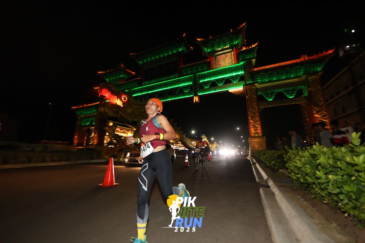 Race photo from PIK NITE RUN 2025