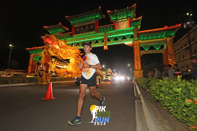 Race photo from PIK NITE RUN 2025
