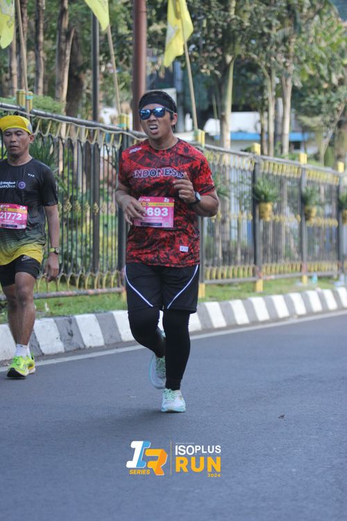 Race photo from Isoplus Run 2024 Surabaya
