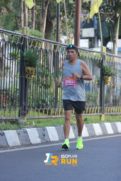 Race photo from Isoplus Run 2024 Surabaya