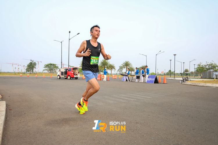 Race photo from ISOPlus Run 2024 Jakarta