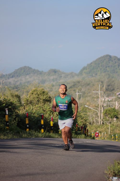 Race photo from Kelud Vertical Challenge 2024