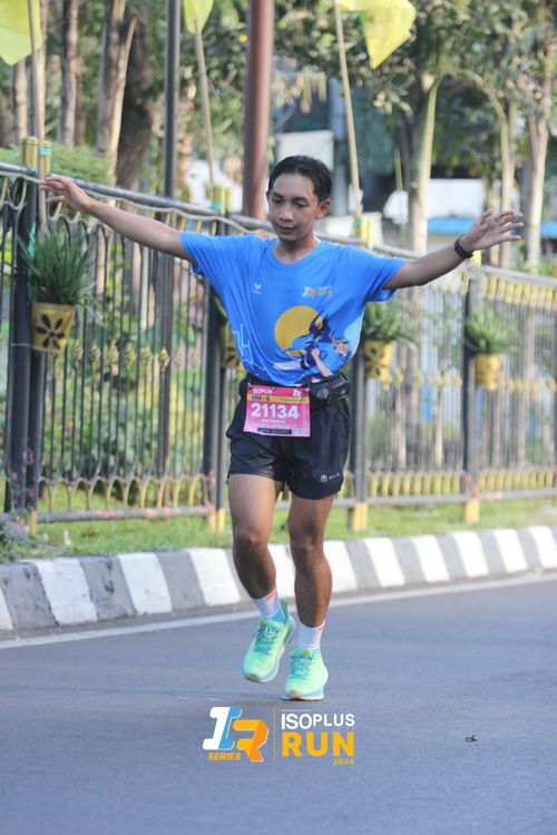 Race photo from Isoplus Run 2024 Surabaya