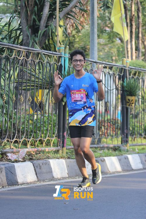Race photo from Isoplus Run 2024 Surabaya