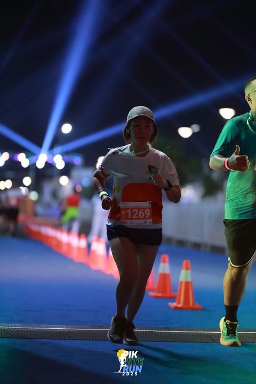 Race photo from PIK NITE RUN 2025