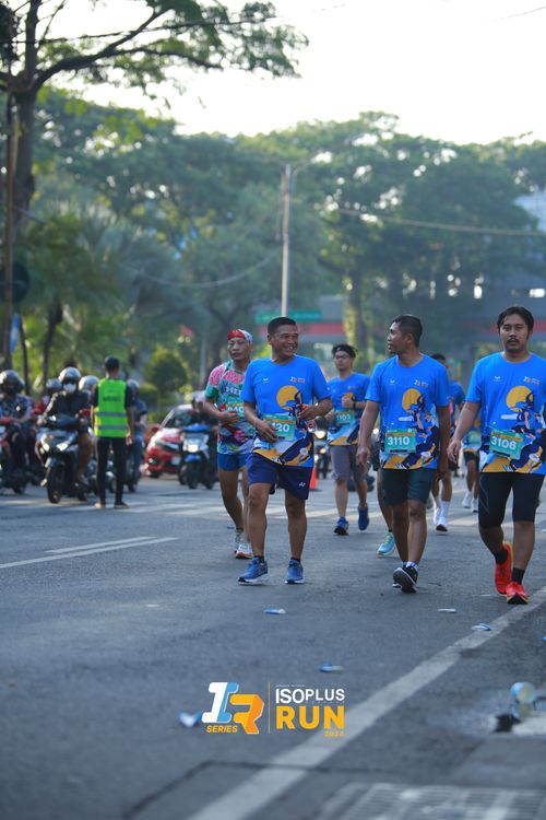 Race photo from Isoplus Run 2024 Surabaya