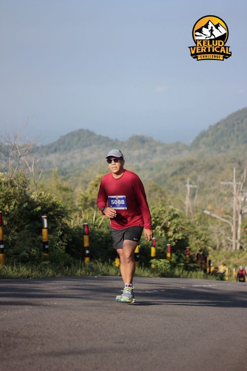 Race photo from Kelud Vertical Challenge 2024