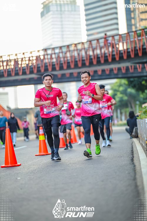 Race photo from Smartfren Run 2025 