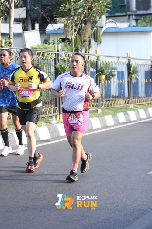 Race photo from Isoplus Run 2024 Surabaya