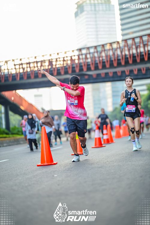 Race photo from Smartfren Run 2025 