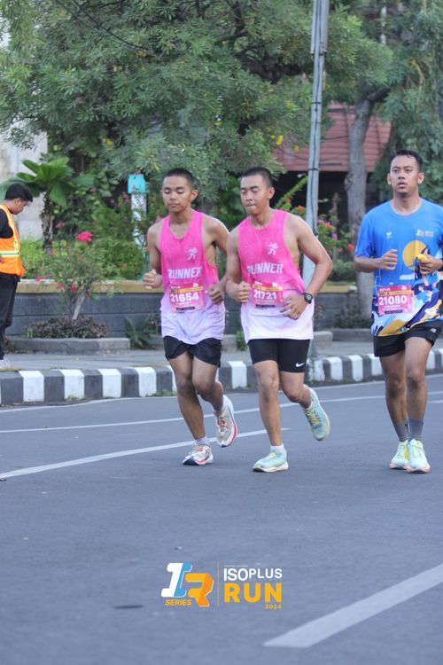 Race photo from Isoplus Run 2024 Surabaya