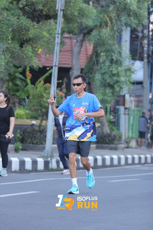 Race photo from Isoplus Run 2024 Surabaya