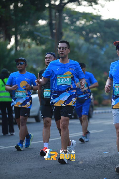 Race photo from Isoplus Run 2024 Surabaya
