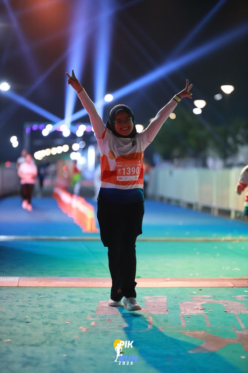 Race photo from PIK NITE RUN 2025
