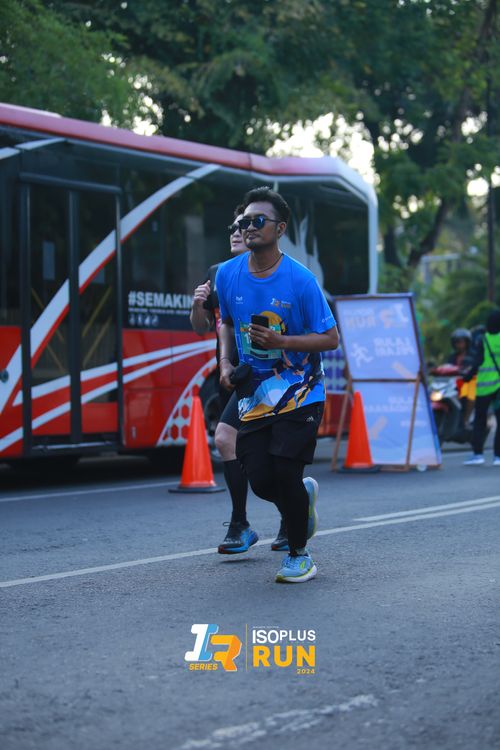 Race photo from Isoplus Run 2024 Surabaya