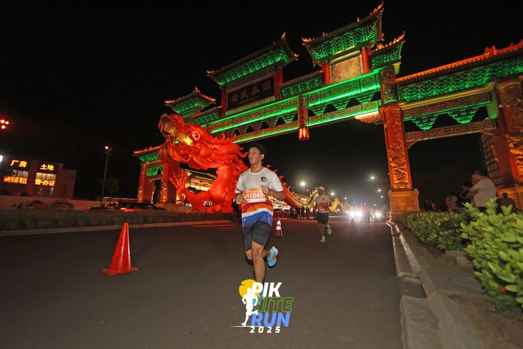 Race photo from PIK NITE RUN 2025
