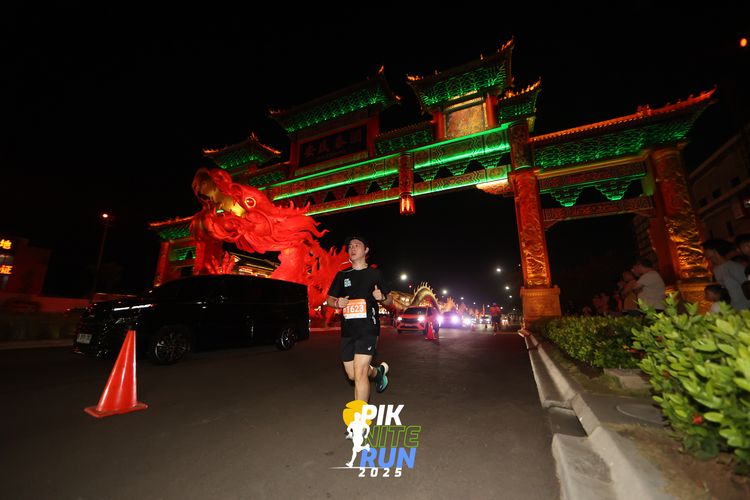 Race photo from PIK NITE RUN 2025